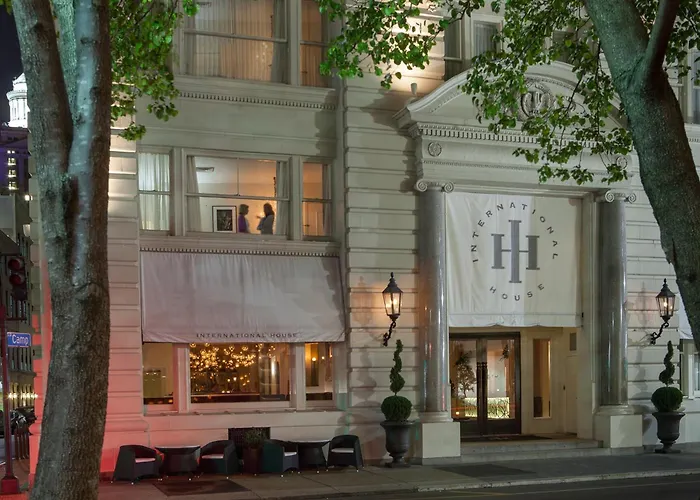 International House Hotel